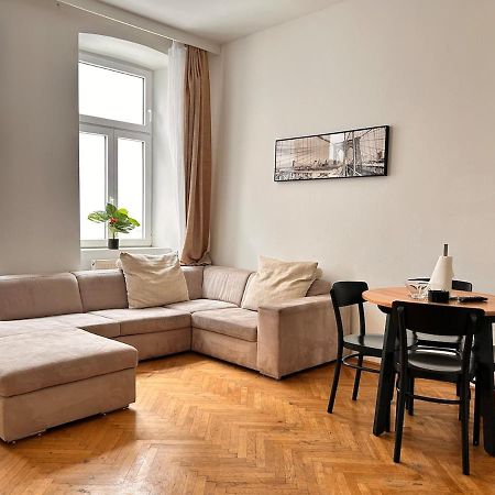 Spacious Central 4-Room Suite For 6 - Near Subway Vienna Exterior photo