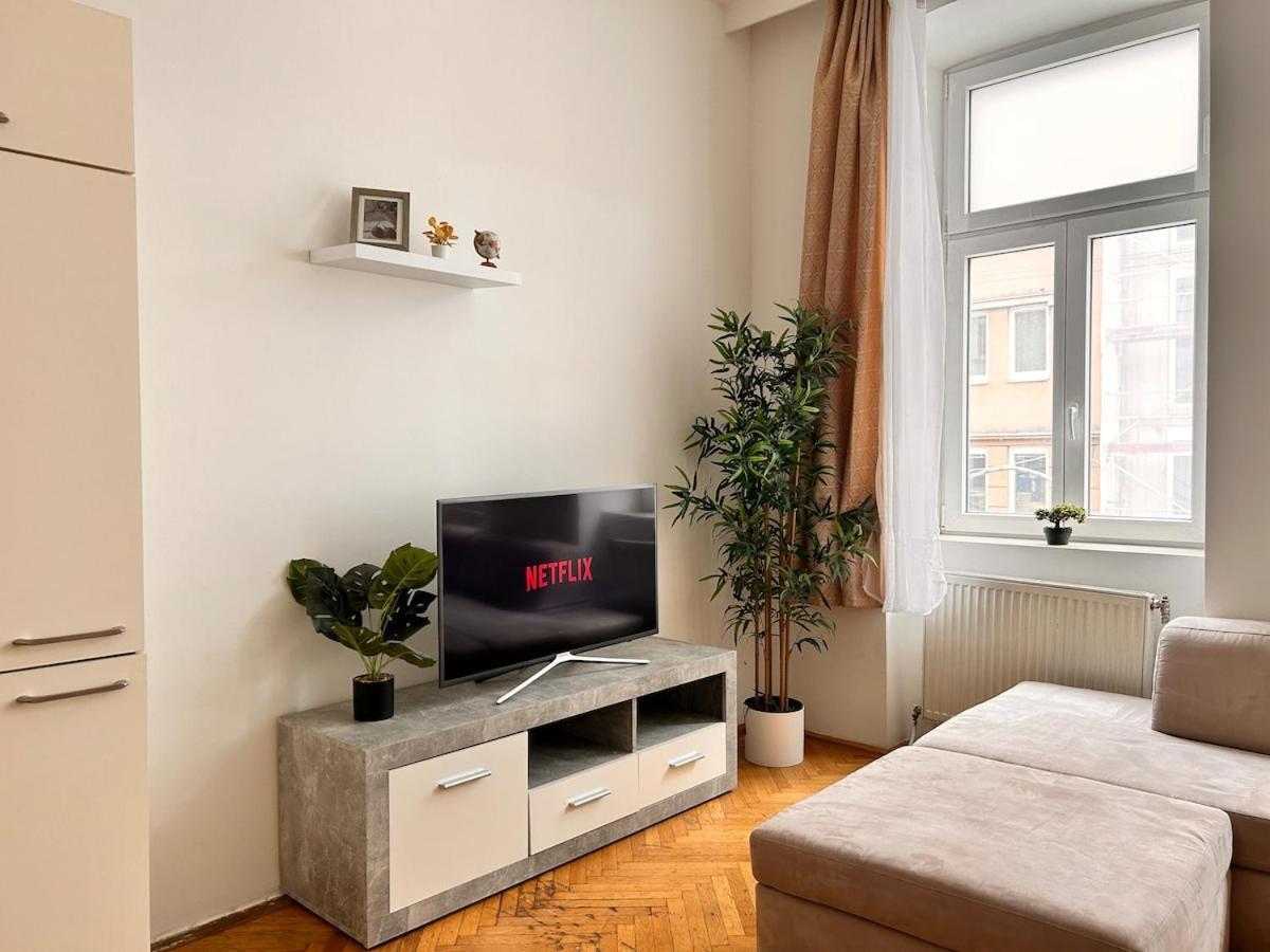 Spacious Central 4-Room Suite For 6 - Near Subway Vienna Exterior photo