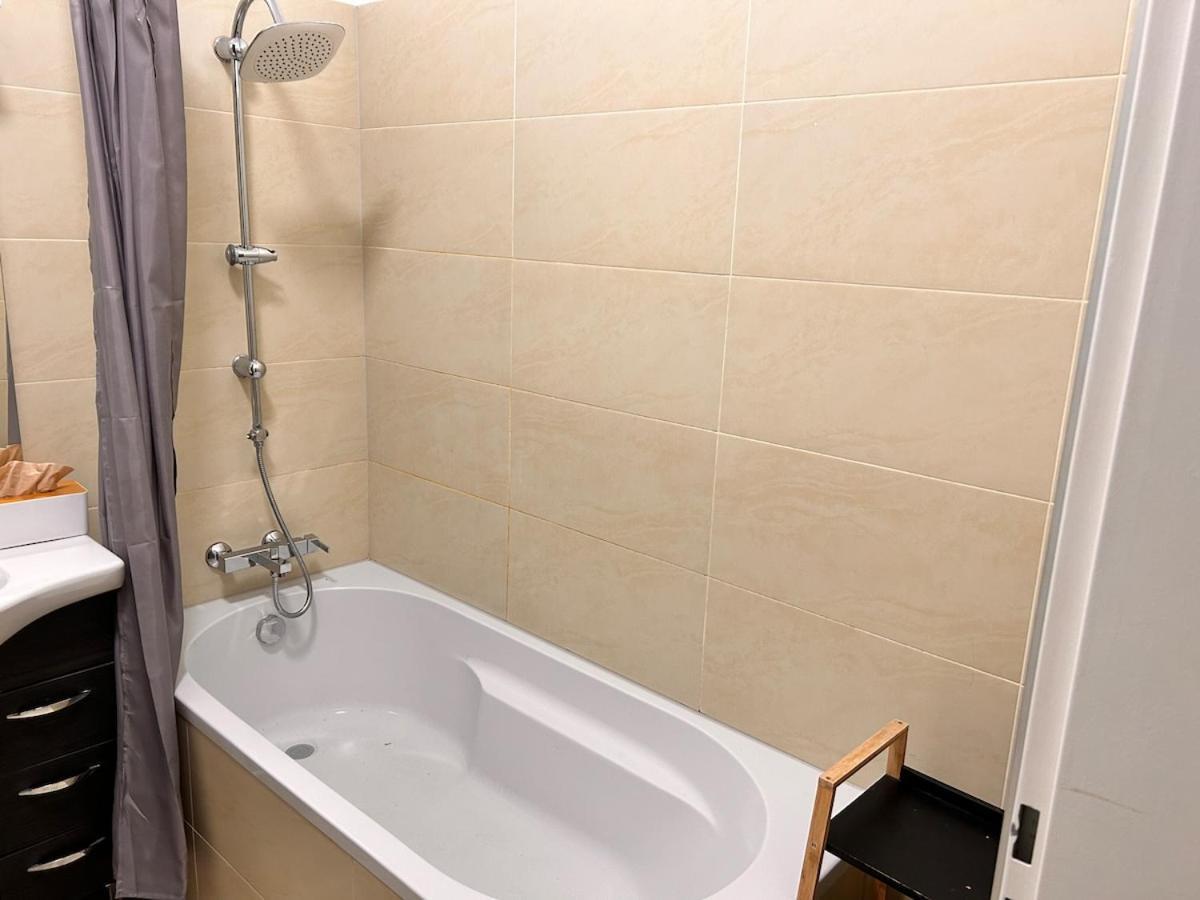 Spacious Central 4-Room Suite For 6 - Near Subway Vienna Exterior photo
