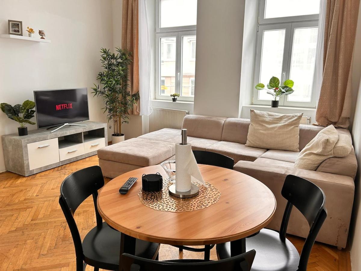 Spacious Central 4-Room Suite For 6 - Near Subway Vienna Exterior photo