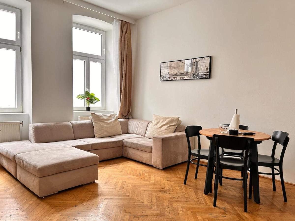 Spacious Central 4-Room Suite For 6 - Near Subway Vienna Exterior photo